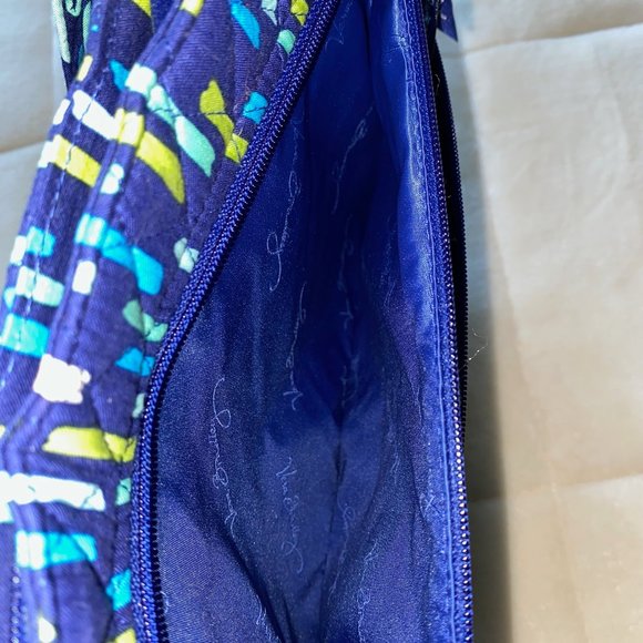 Vera Bradley Triple Zip Hipster, NWT - Picture 4 of 6